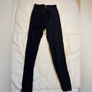 BuffBunny - Black Crossover Leggings